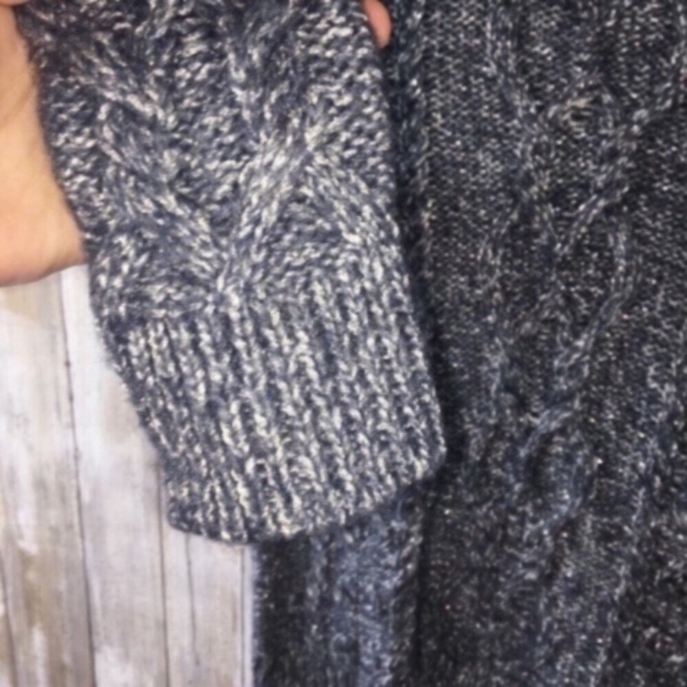 Gap Silver Metallic Cable Knit Sweater - Picture 3 of 4